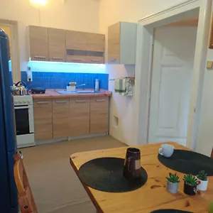 S Terasou A Zahradou Apartmán